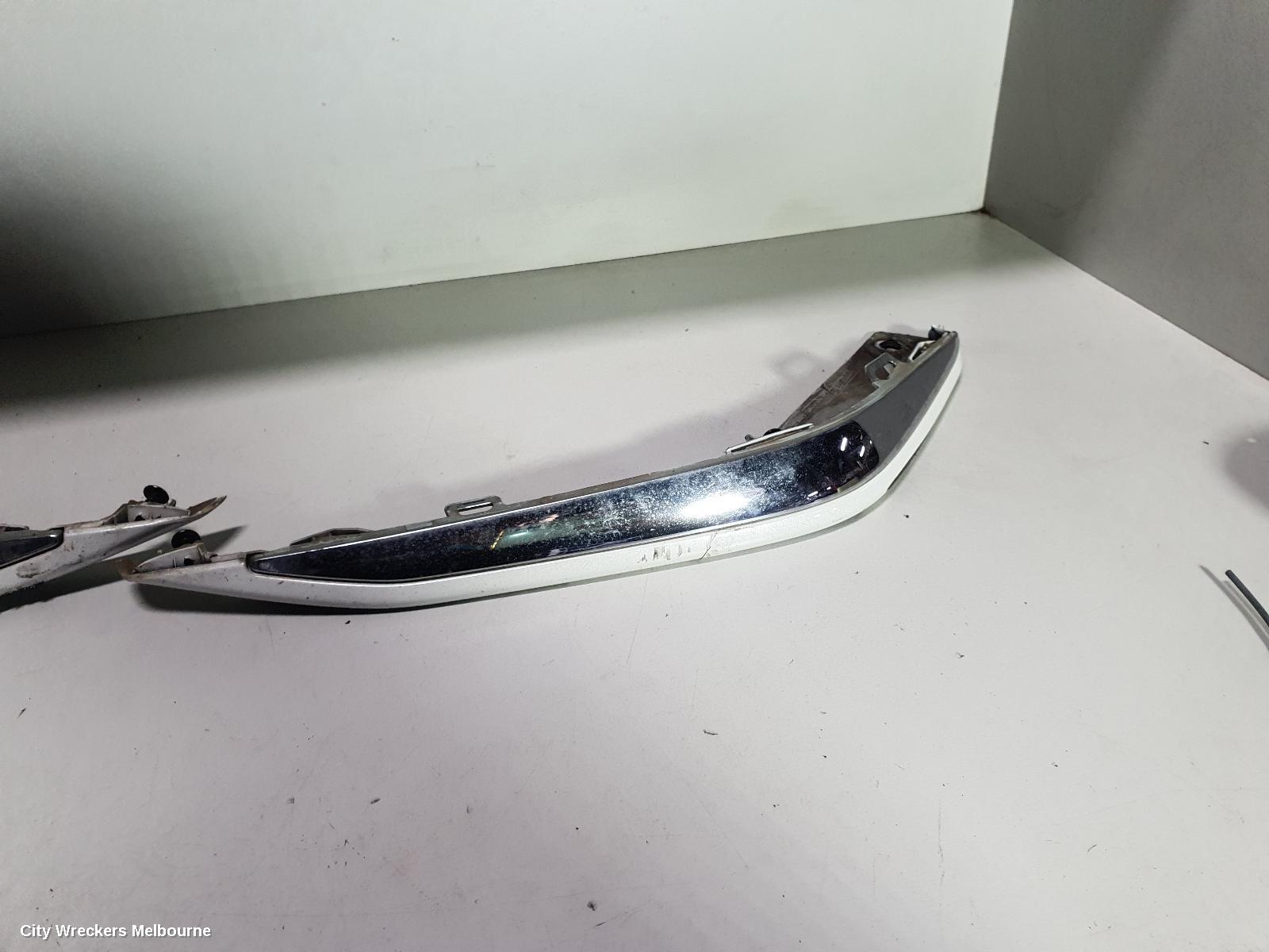 HONDA ODYSSEY, RC1, 02/2014 - 03/2022, BUMPER LIP KIT IN CHROME  RIGHT  ONLY : 61601