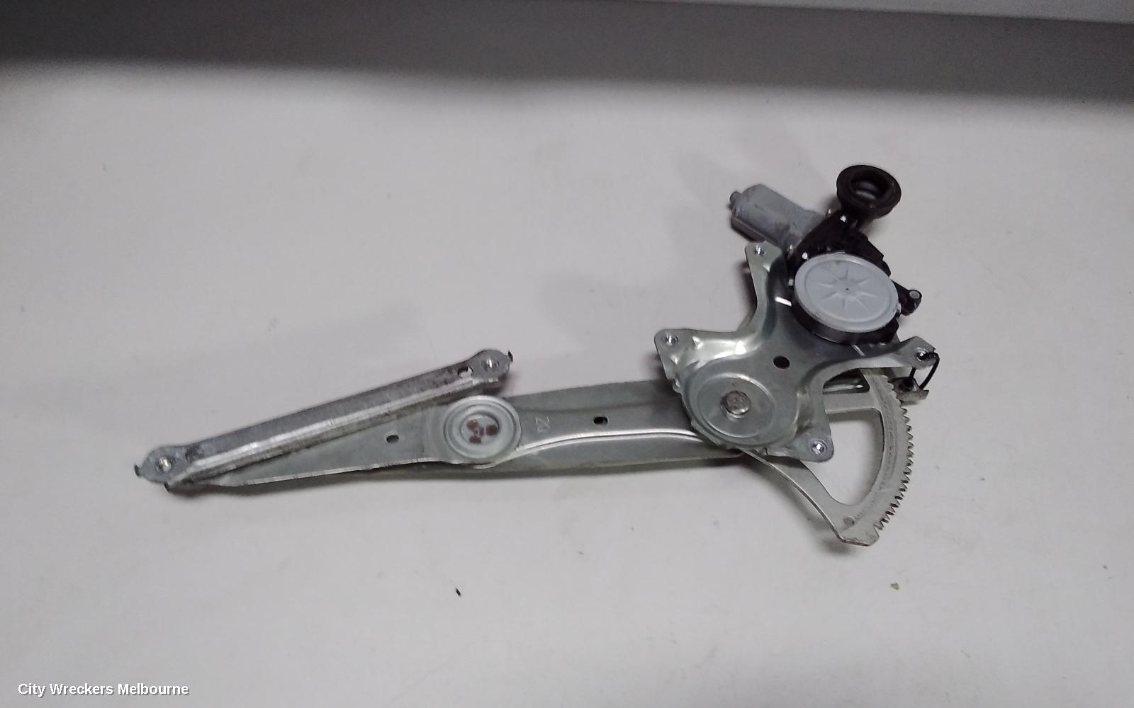 TOYOTA KLUGER LEFT FRONT WINDOW REG/MOTOR, GSU40-GSU45, 08/2007 - 02/2014