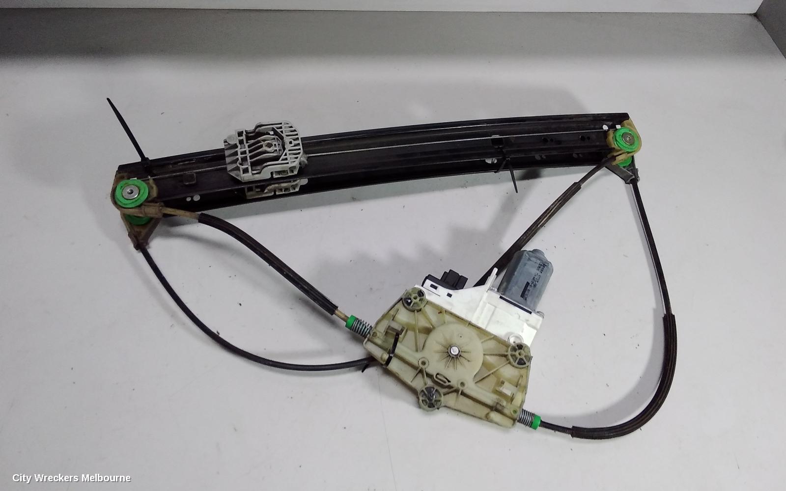 AUDI Q7 RIGHT FRONT WINDOW REG/MOTOR, 4L, 09/2006 - 08/2015