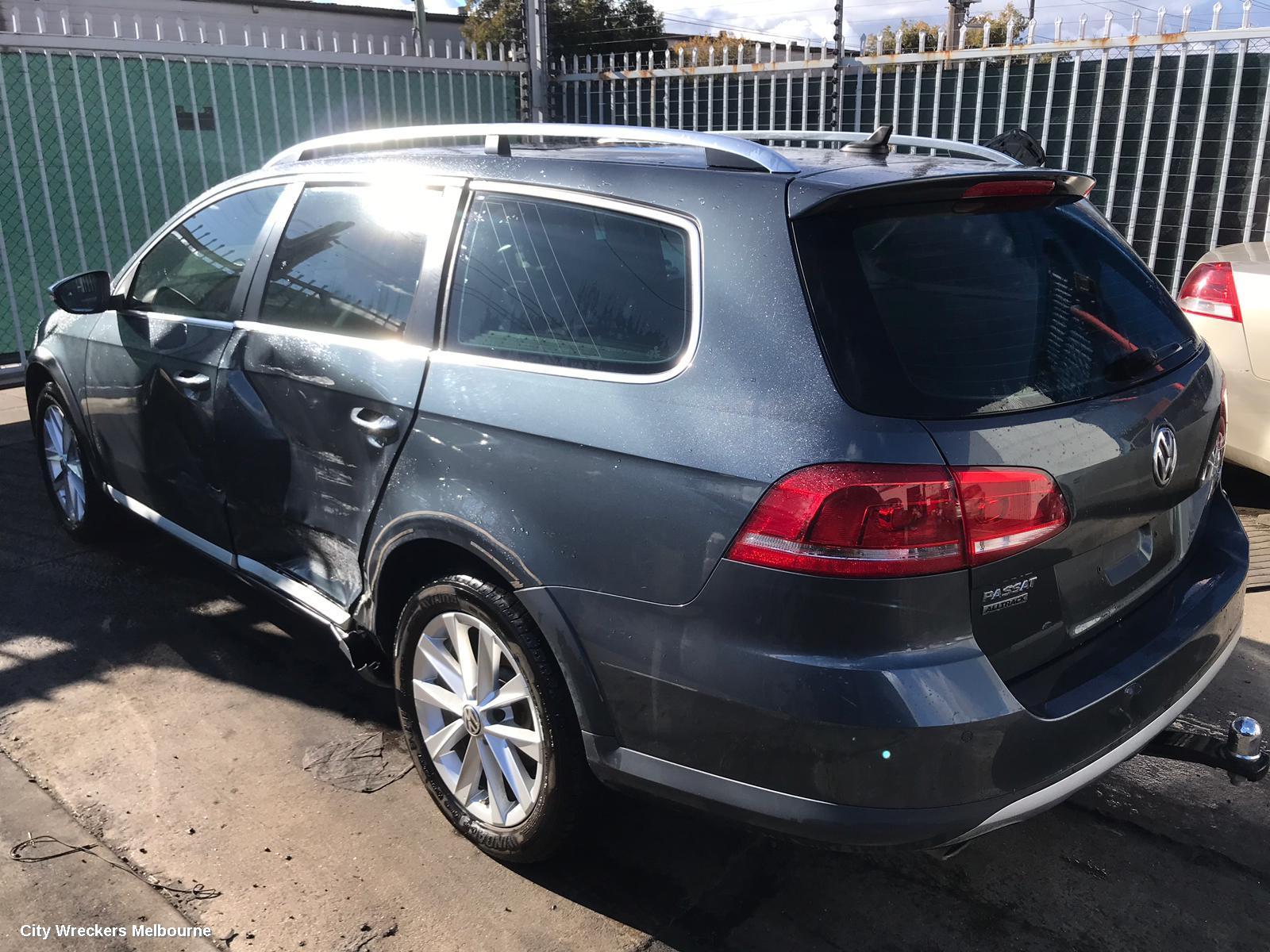 VOLKSWAGEN PASSAT REAR GARNISH, TAILGATE LAMP (LH SIDE), NON LED TYPE, 3C/MK6 B7, WAGON, 09/2010 - 05/2015