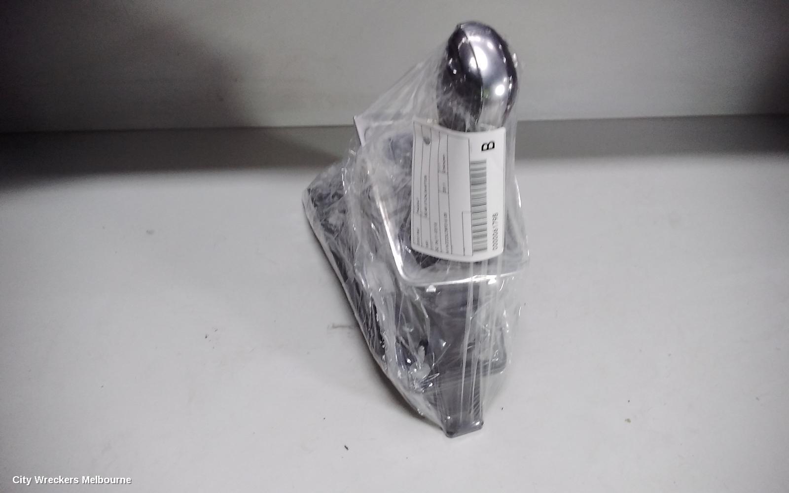 VOLKSWAGEN PASSAT GEAR STICK/SHIFTER, 3C/MK6 B7, AUTO T/M, 04/2011 - 05/2015
