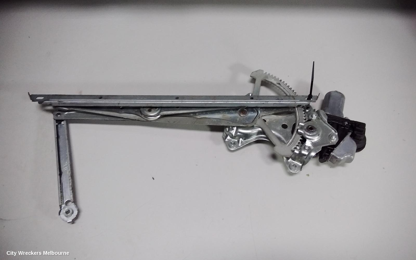 TOYOTA CAMRY RIGHT FRONT WINDOW REG/MOTOR, ASV50/AVV50, POWER, 12/2011 - 10/2017