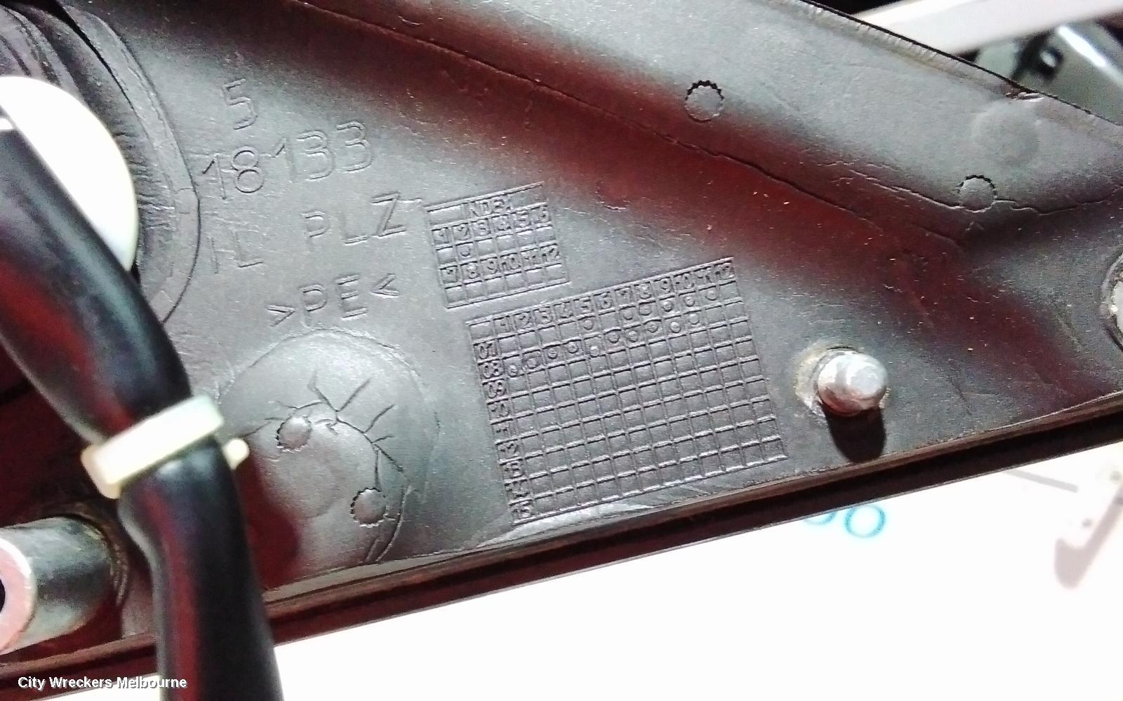 AUDI A4 LEFT DOOR MIRROR, B8 8K, A4, MANUAL FOLD, NO LANE CHANGE ASSIST TYPE, 1 PLUG (6 WIRE), 02/2008 - 05/2009
