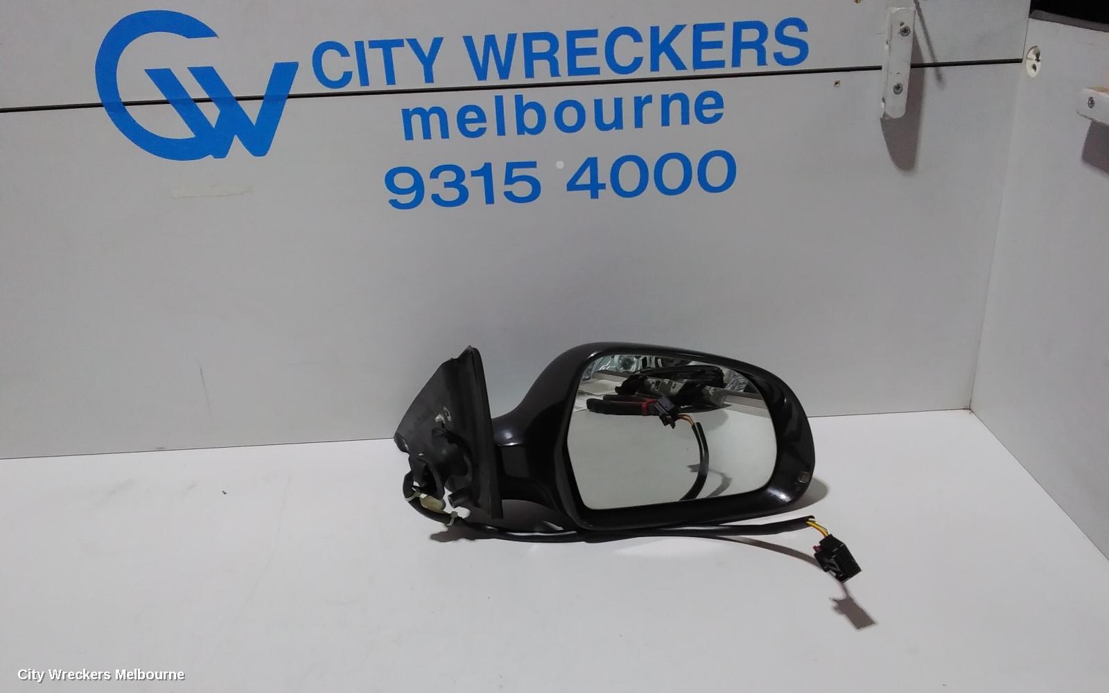 AUDI A4 RIGHT DOOR MIRROR, B8 8K, A4, MANUAL FOLD, NO LANE CHANGE ASSIST TYPE, 1 PLUG (6 WIRE), 02/2008 - 05/2009