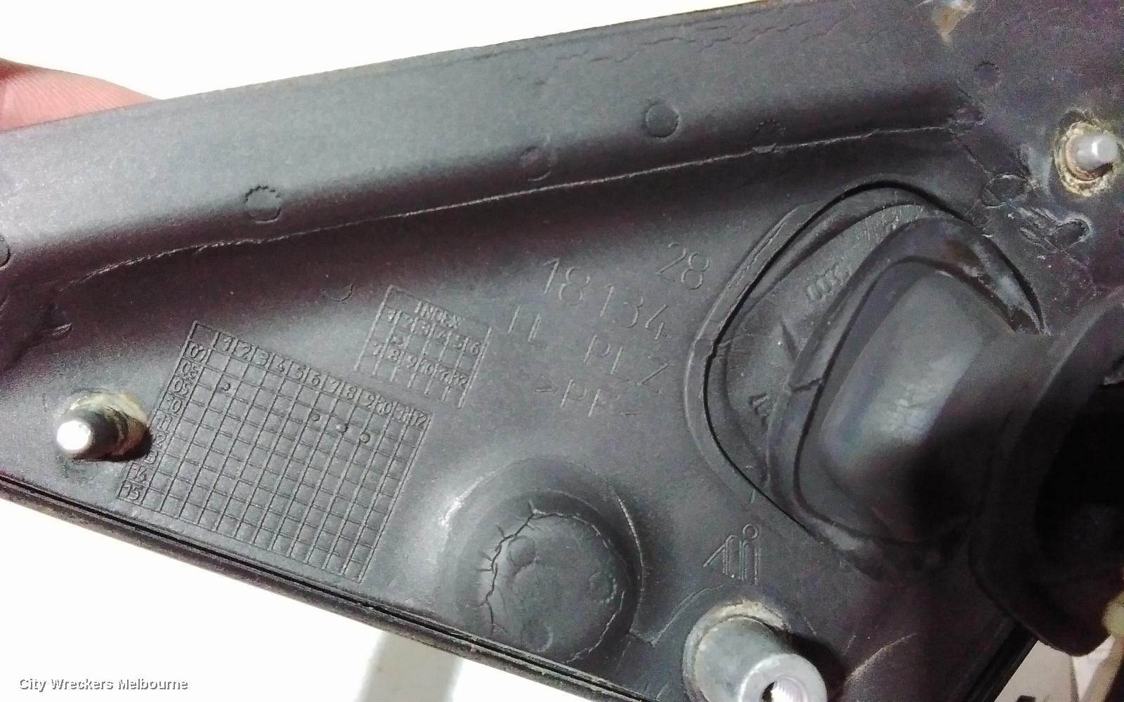 AUDI A4 RIGHT DOOR MIRROR, B8 8K, A4, MANUAL FOLD, NO LANE CHANGE ASSIST TYPE, 1 PLUG (6 WIRE), 02/2008 - 05/2009