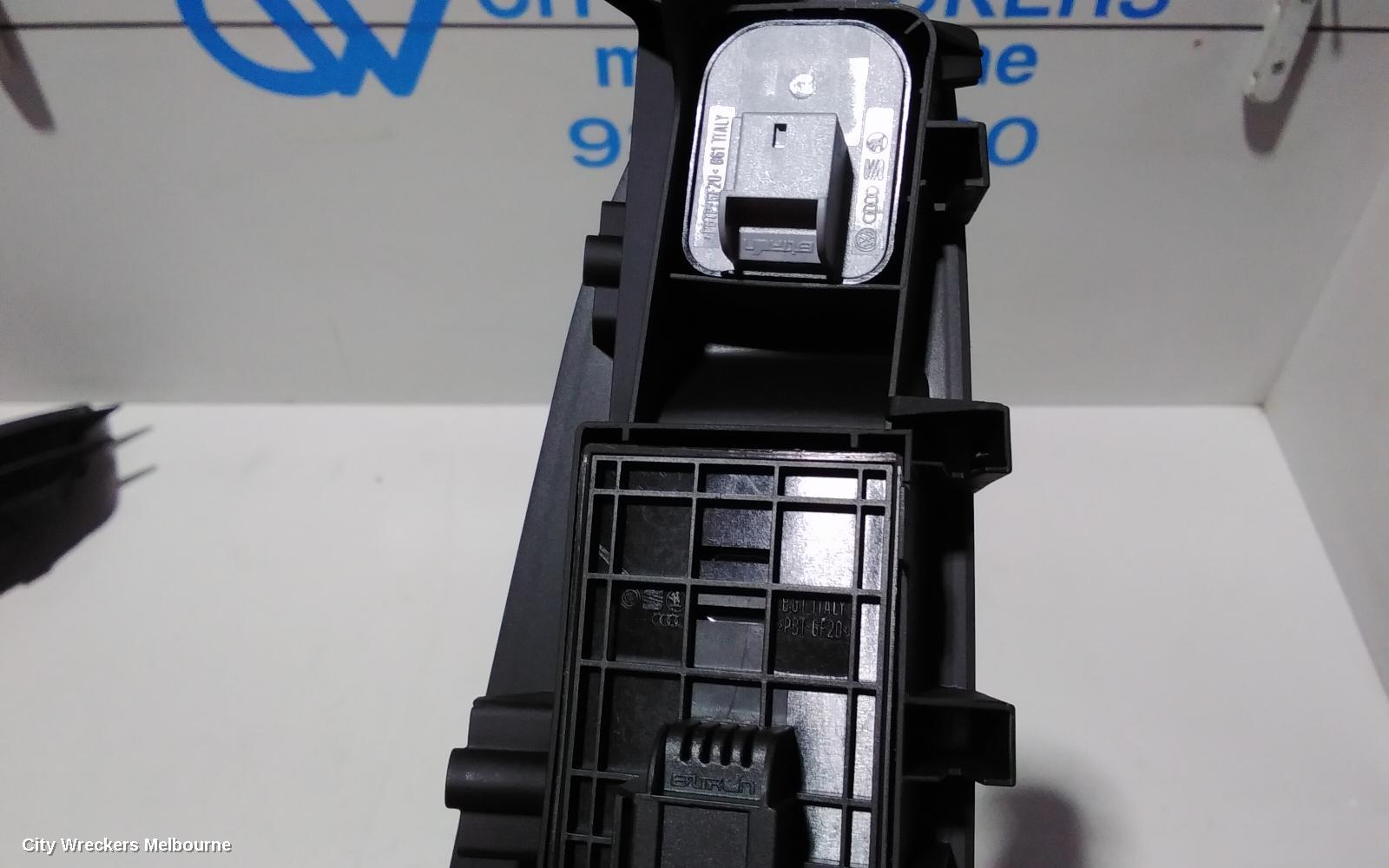 AUDI A4 PWR DR WIND SWITCH, RH FRONT (MASTER SWITCH), B8 8K, 02/2008 - 06/2012
