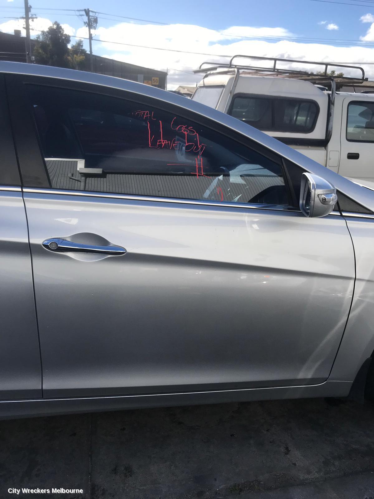 HYUNDAI I45 MOUNT, YF, 02/2010 - 05/2014