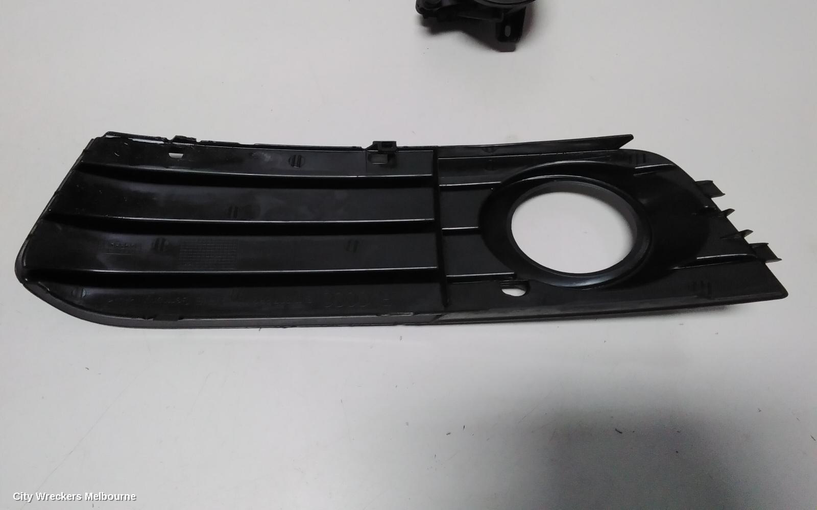 AUDI A4 RIGHT INDICATOR/FOG/SIDE, BUMPER FOGLAMP, B8 8K, 02/2008 - 06/2012