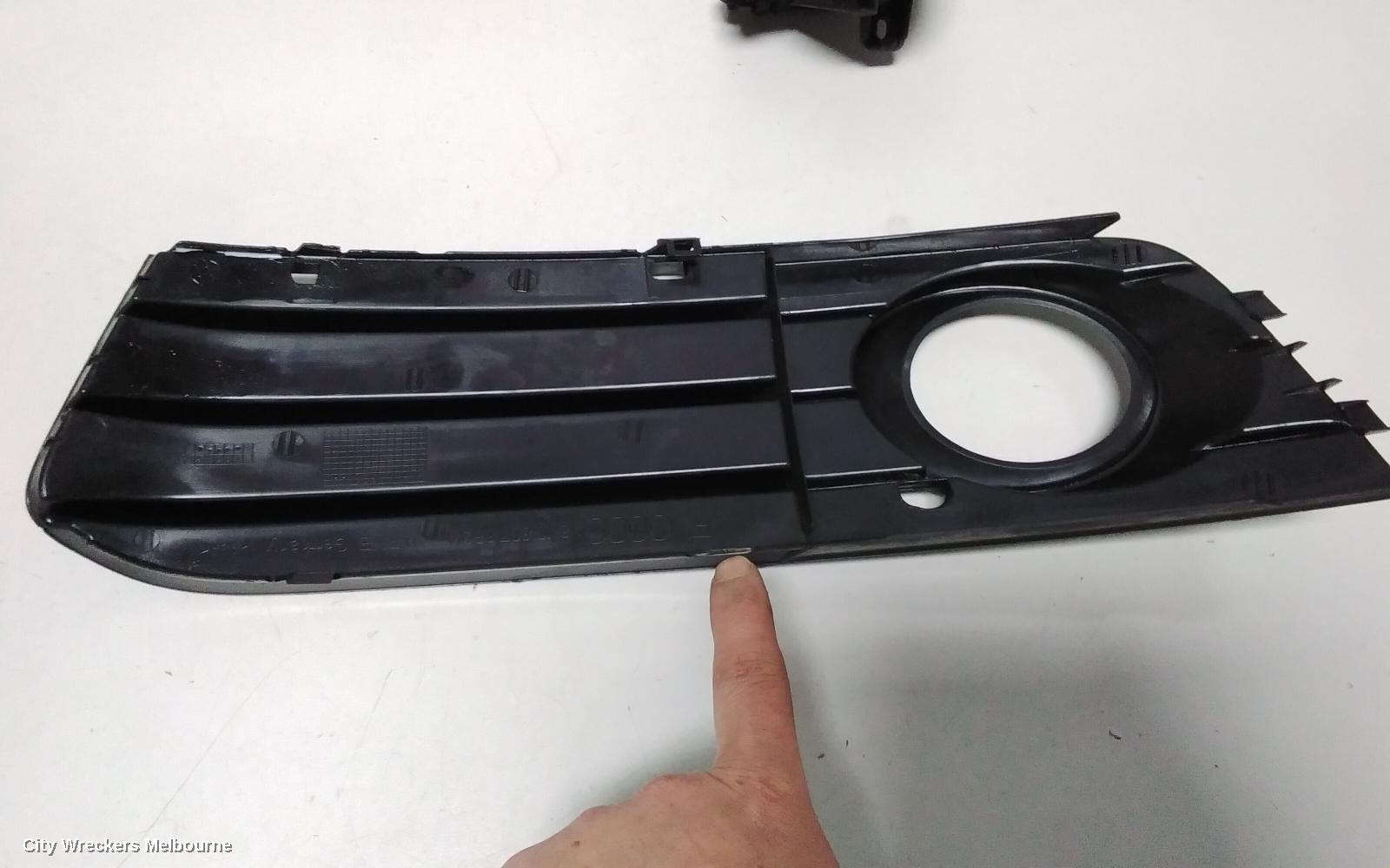AUDI A4 RIGHT INDICATOR/FOG/SIDE, BUMPER FOGLAMP, B8 8K, 02/2008 - 06/2012