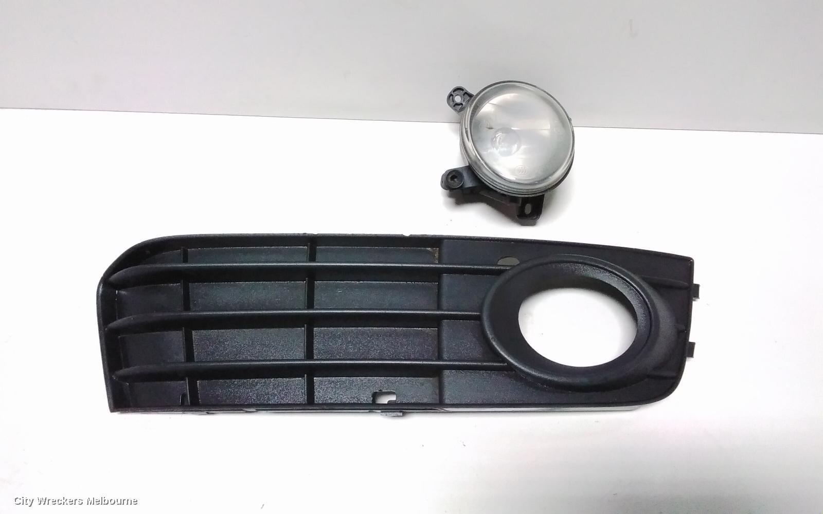 AUDI A4 RIGHT INDICATOR/FOG/SIDE, BUMPER FOGLAMP, B8 8K, 02/2008 - 06/2012