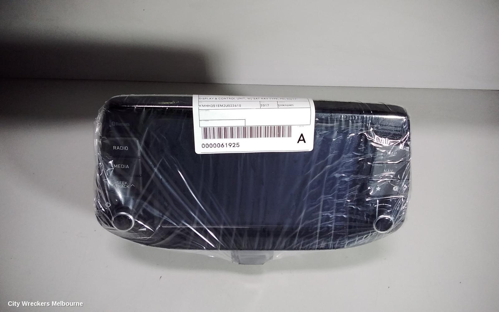 HYUNDAI I30 RADIO/CD/DVD/SAT/TV, HEAD UNIT & DISPLAY, 8 IN, SAT NAV/STANDARD AUDIO TYPE, (S. KOREA VIN KMHH), PD, HATCH, 03/2017 - 07/2020