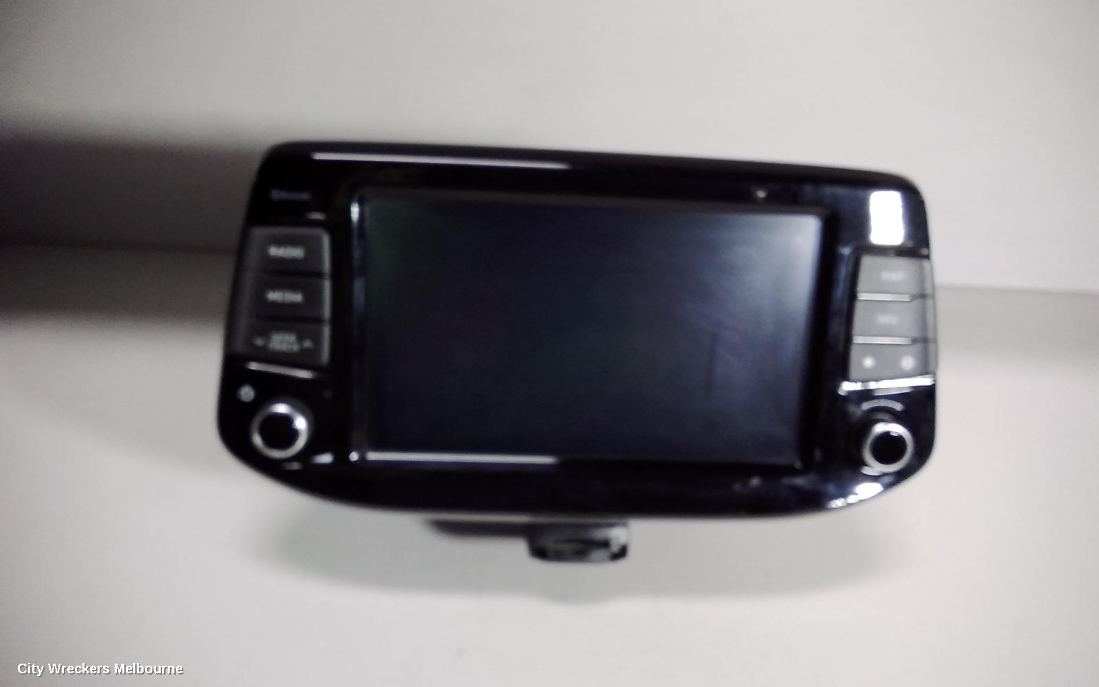 HYUNDAI I30 RADIO/CD/DVD/SAT/TV, HEAD UNIT & DISPLAY, 8 IN, SAT NAV/STANDARD AUDIO TYPE, (S. KOREA VIN KMHH), PD, HATCH, 03/2017 - 07/2020