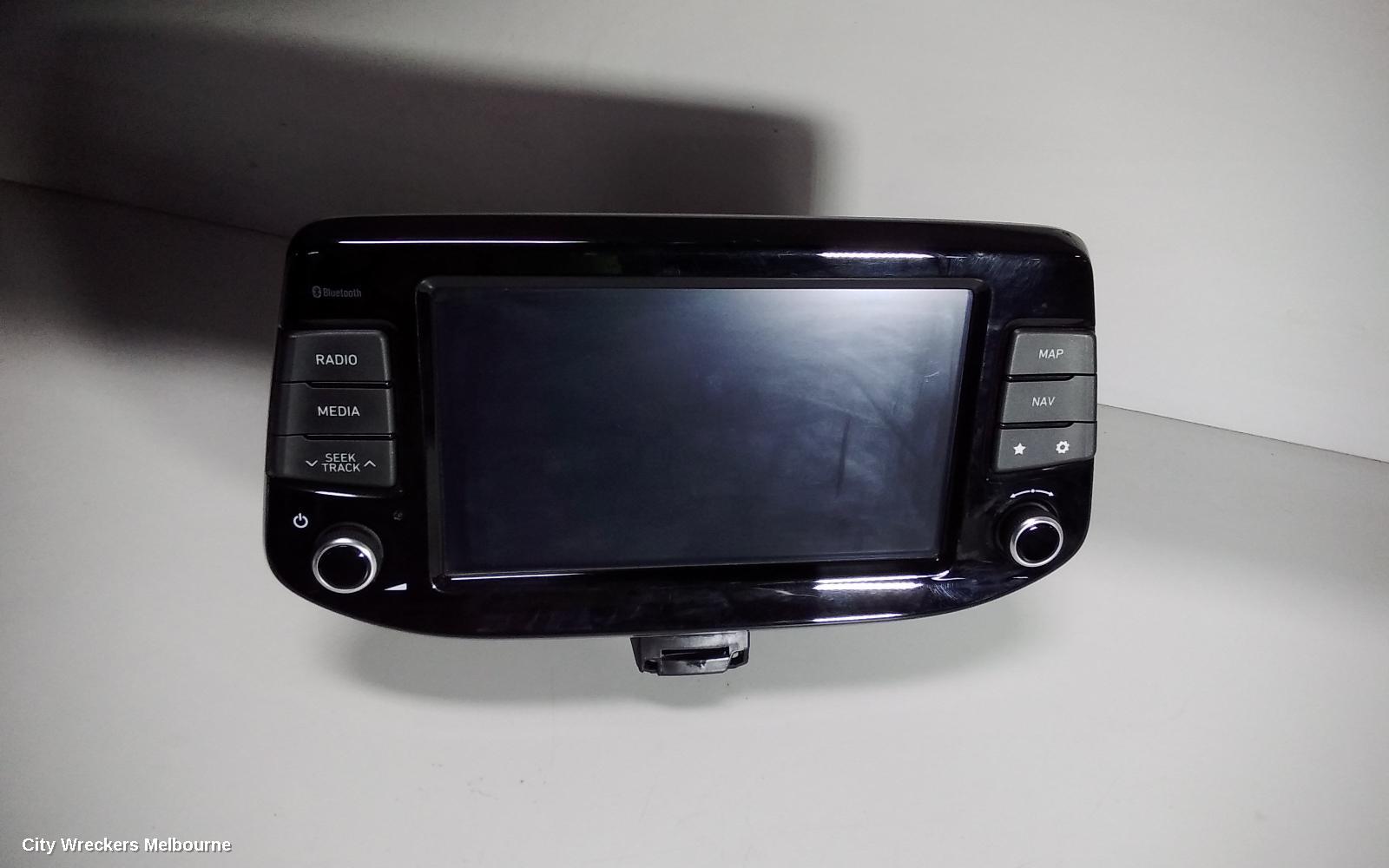 HYUNDAI I30 RADIO/CD/DVD/SAT/TV, HEAD UNIT & DISPLAY, 8 IN, SAT NAV/STANDARD AUDIO TYPE, (S. KOREA VIN KMHH), PD, HATCH, 03/2017 - 07/2020