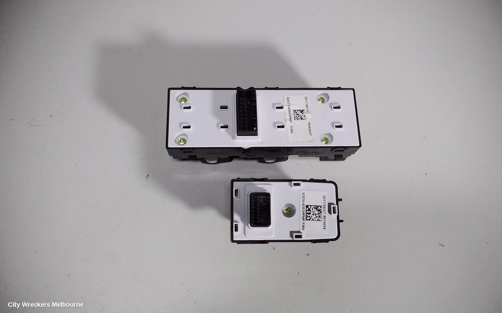 HYUNDAI I30 PWR DR WIND SWITCH, RH FRONT (MASTER SWITCH), PD, W/ AUTO DOWN ON DRIVER SIDE ONLY TYPE, 03/2017 ONWARDS