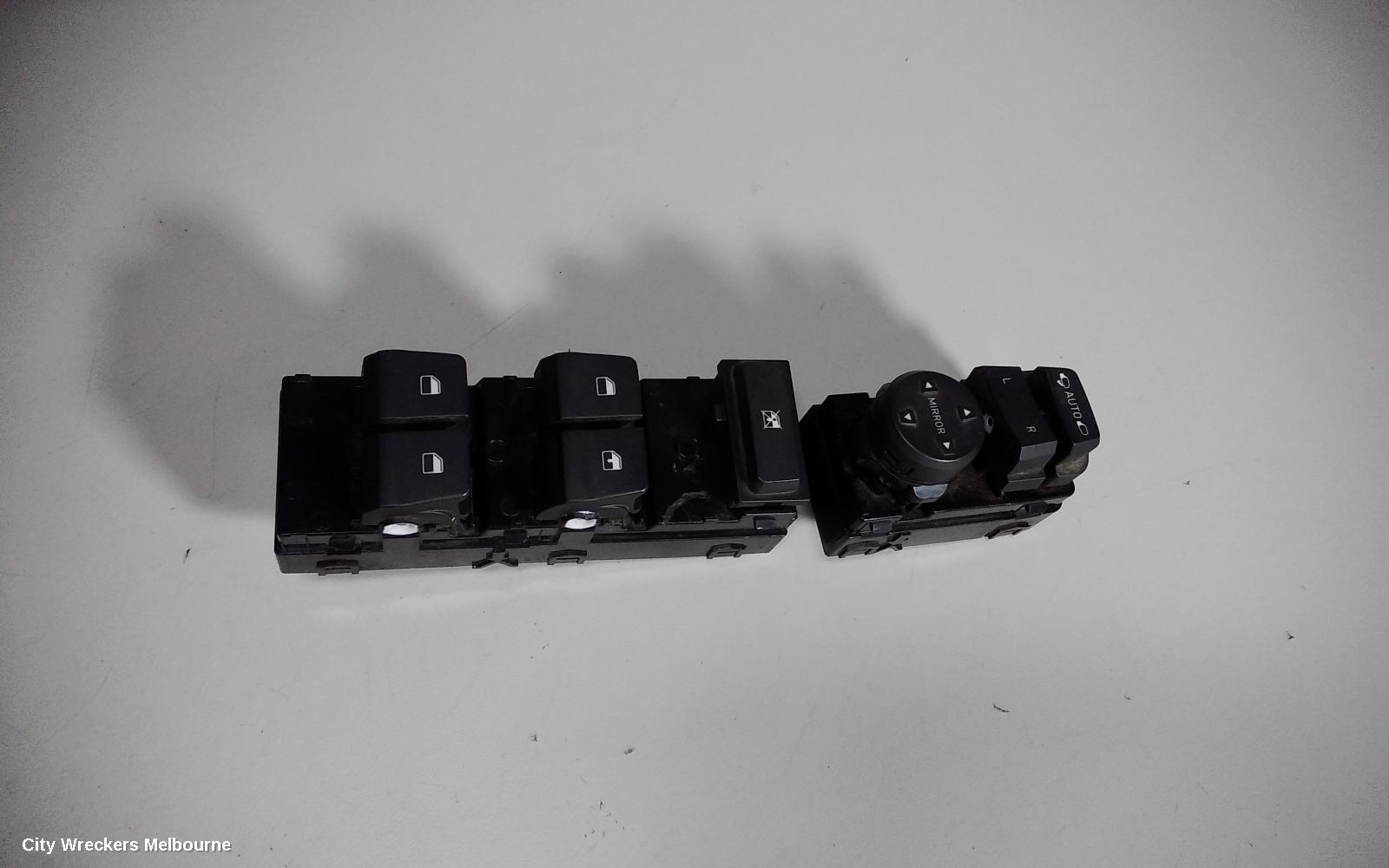 HYUNDAI I30 PWR DR WIND SWITCH, RH FRONT (MASTER SWITCH), PD, W/ AUTO DOWN ON DRIVER SIDE ONLY TYPE, 03/2017 ONWARDS