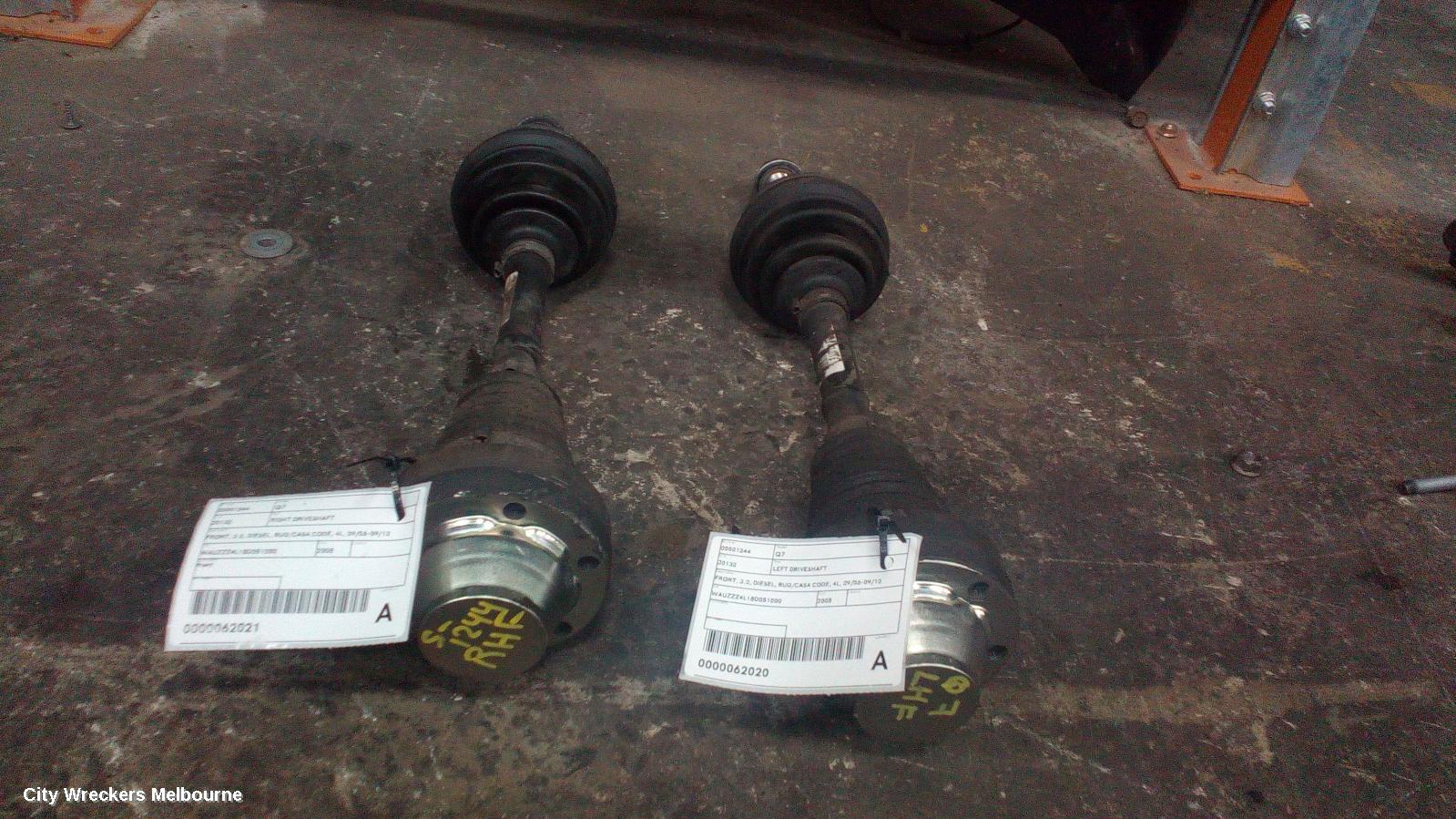 AUDI Q7 RIGHT DRIVESHAFT, FRONT, 3.0, DIESEL, BUG/CASA CODE, 4L, 09/2006 - 09/2010