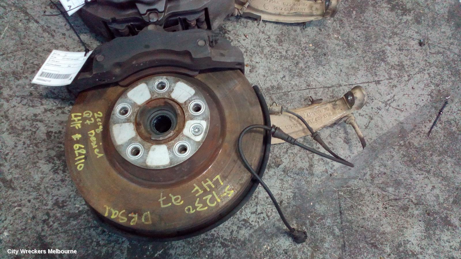 AUDI Q7 LEFT FRONT HUB ASSEMBLY, 4L, 09/2006 - 08/2015