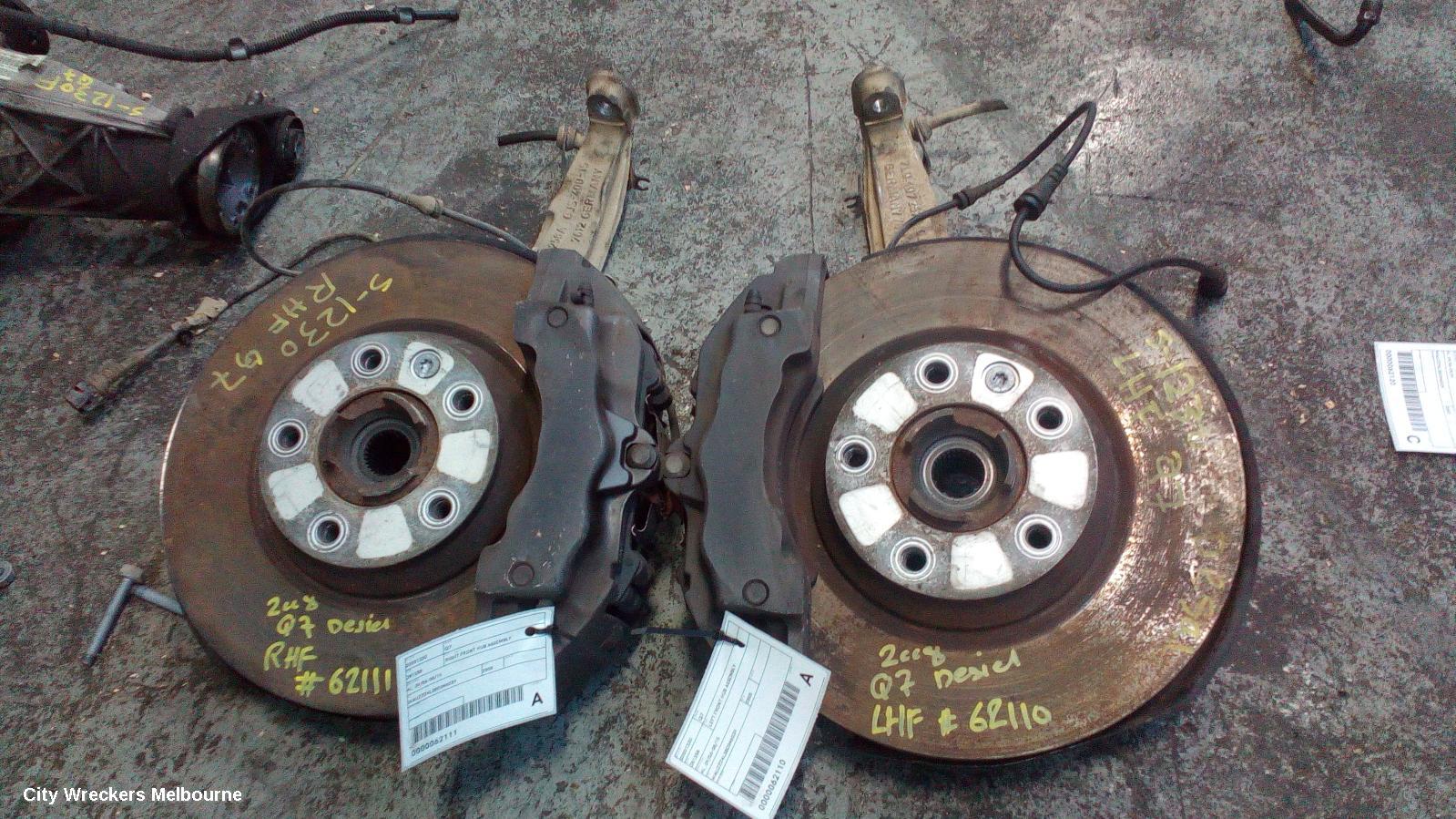 AUDI Q7 LEFT FRONT HUB ASSEMBLY, 4L, 09/2006 - 08/2015