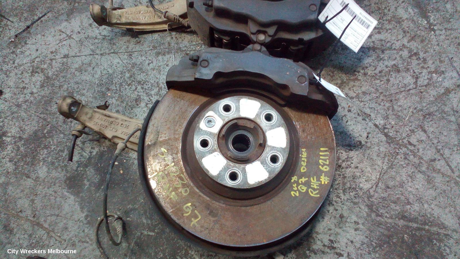 AUDI Q7 RIGHT FRONT HUB ASSEMBLY, 4L, 09/2006 - 08/2015