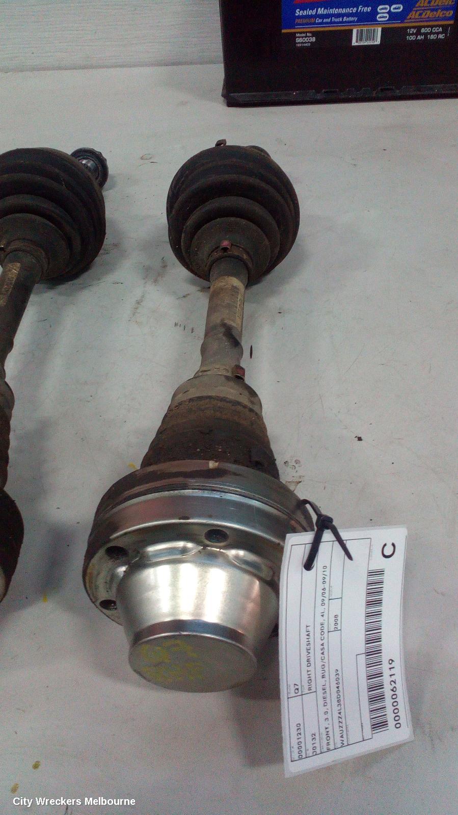 AUDI Q7 RIGHT DRIVESHAFT, FRONT, 3.0, DIESEL, BUG/CASA CODE, 4L, 09/2006 - 09/2010