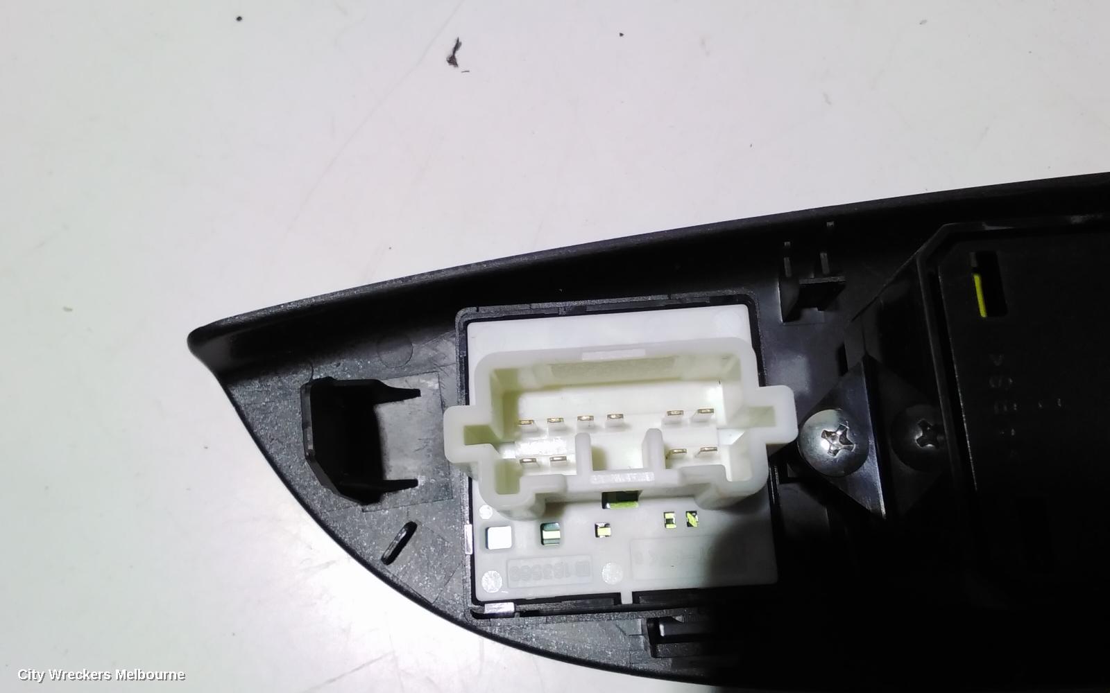 PEUGEOT 4008 PWR DR WIND SWITCH, RH FRONT (MASTER SWITCH), 04/2012 - 12/2017