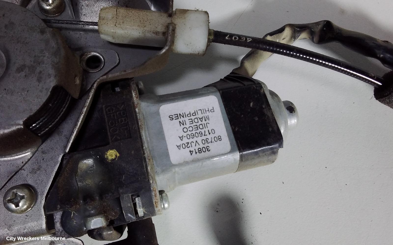 NISSAN NAVARA RIGHT FRONT WINDOW REG/MOTOR, D22, POWER, 06/2007 - 08/2015