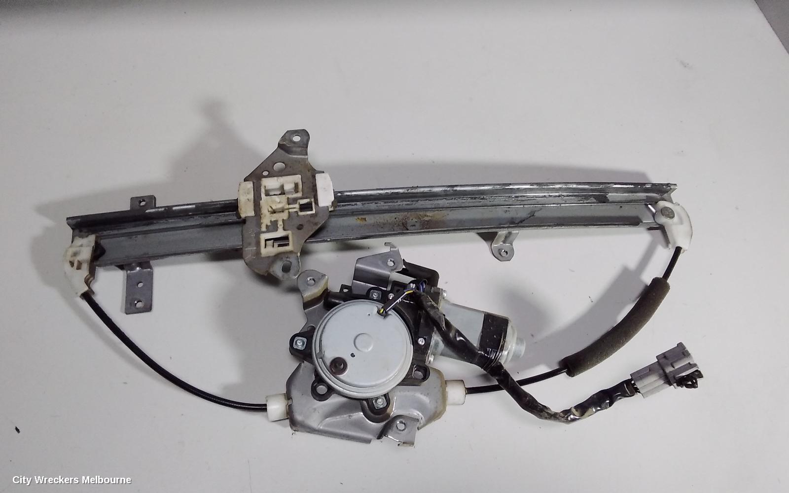 NISSAN NAVARA RIGHT FRONT WINDOW REG/MOTOR, D22, POWER, 06/2007 - 08/2015