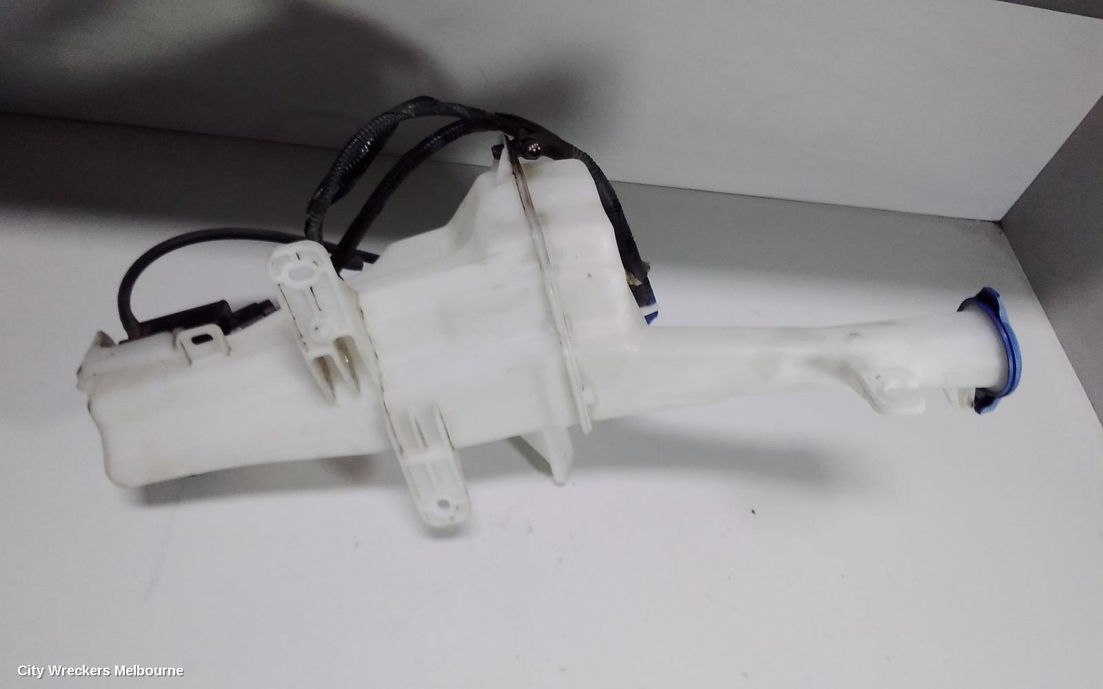 HYUNDAI I20 WASHER BOTTLE, WASHER BOTTLE MOTOR, PB, 07/2010 - 12/2015