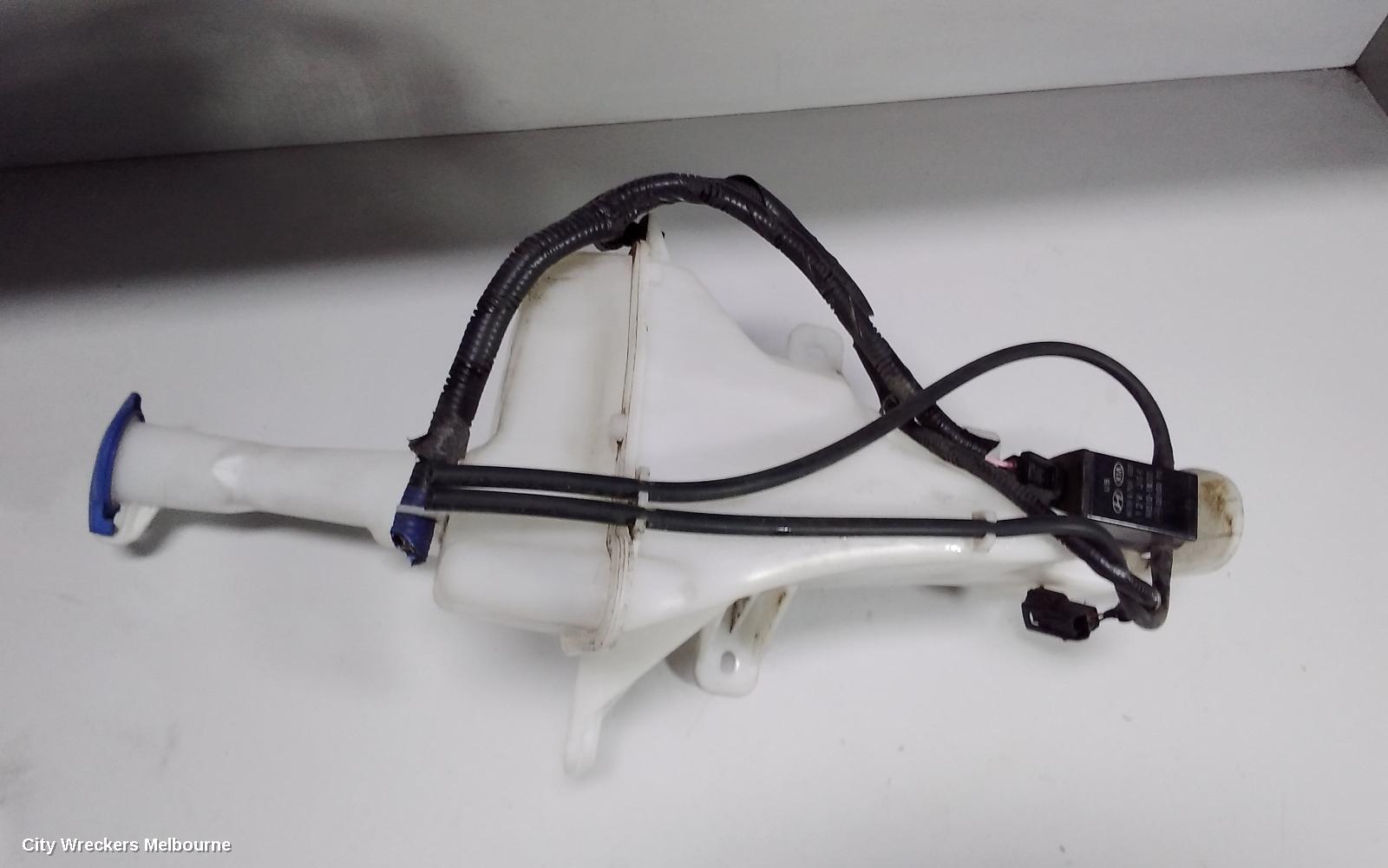 HYUNDAI I20 WASHER BOTTLE, WASHER BOTTLE MOTOR, PB, 07/2010 - 12/2015