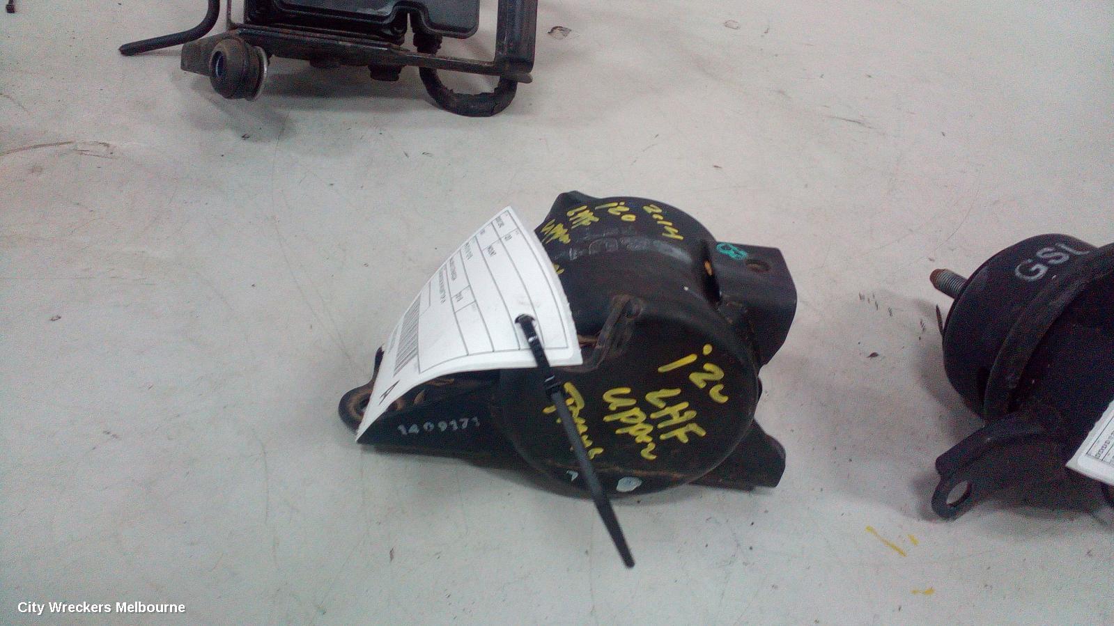 HYUNDAI I20 MOUNT, PB 04/2010 - 12/2015