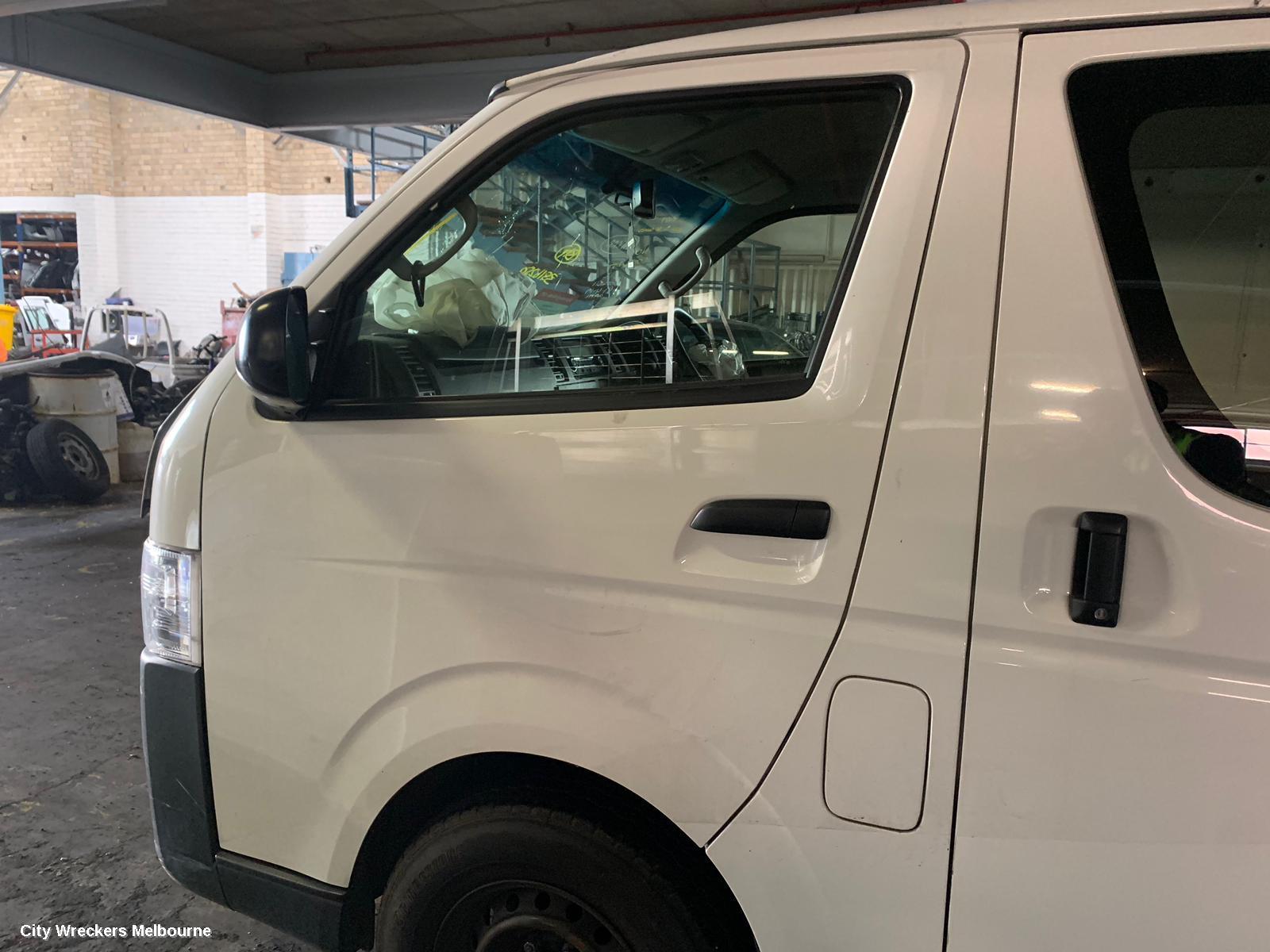 TOYOTA HIACE RIGHT FRONT HUB ASSEMBLY, TRH/KDH, NON ABS TYPE, 2WD, 01/2005 - 04/2019