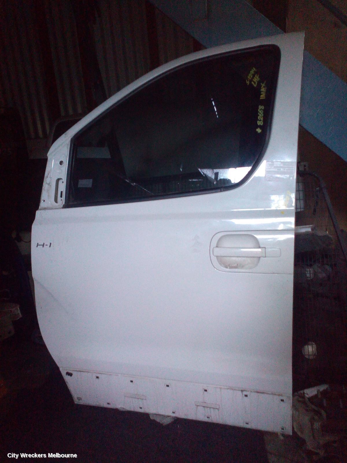 HYUNDAI ILOAD/IMAX LEFT FRONT DOOR, TQ, IMAX, 11/2007 ONWARDS