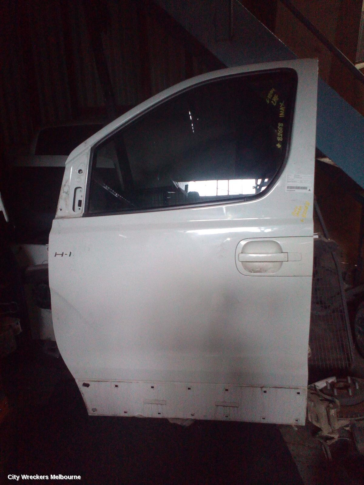 HYUNDAI ILOAD/IMAX LEFT FRONT DOOR, TQ, IMAX, 11/2007 ONWARDS