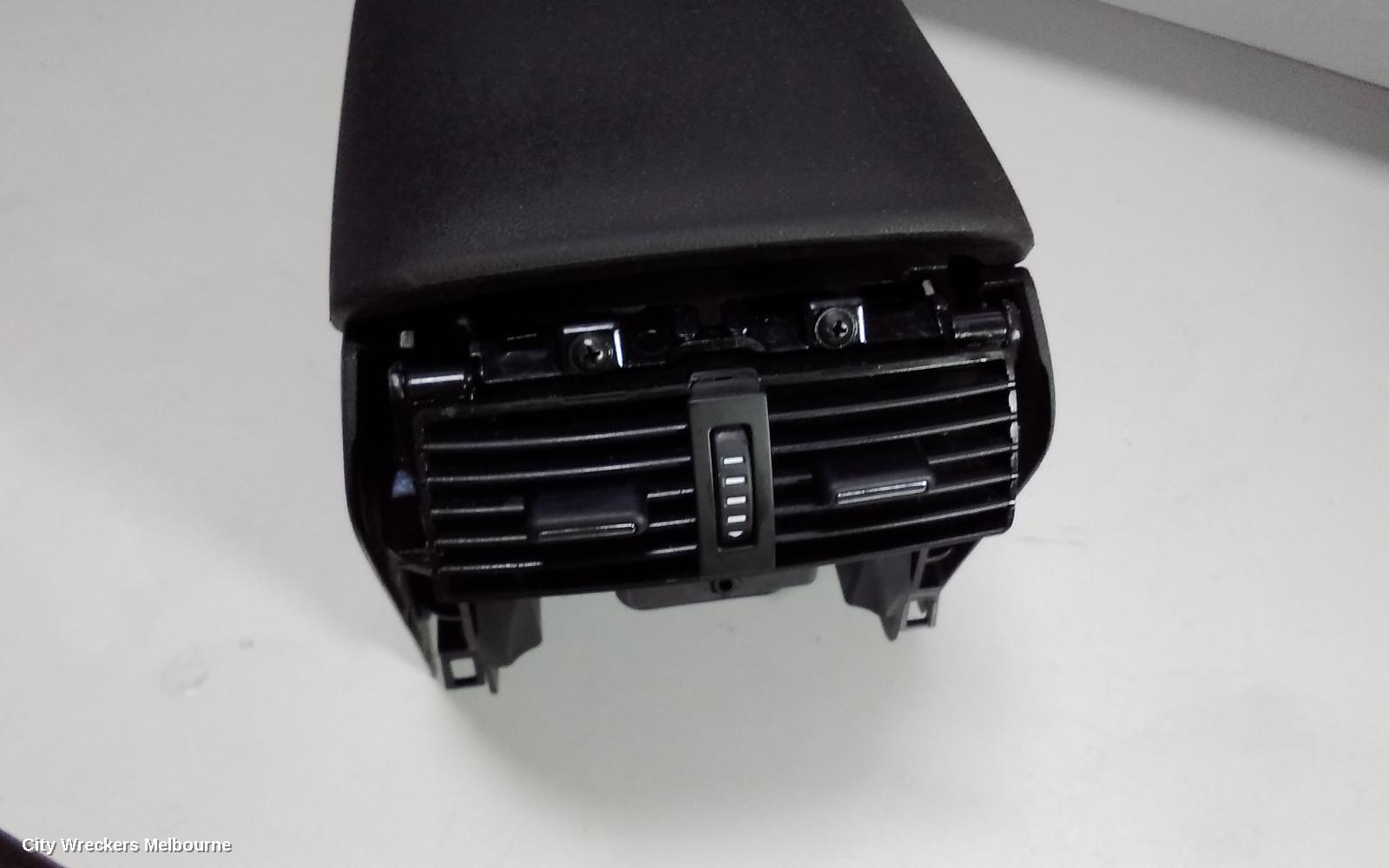 HOLDEN COMMODORE CONSOLE, VF, 05/2013 - 12/2017