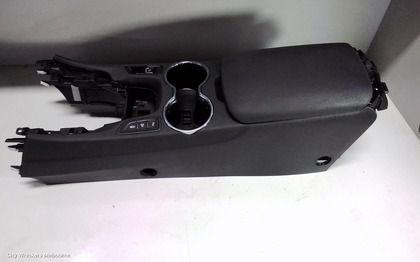 HOLDEN COMMODORE CONSOLE, VF, 05/2013 - 12/2017
