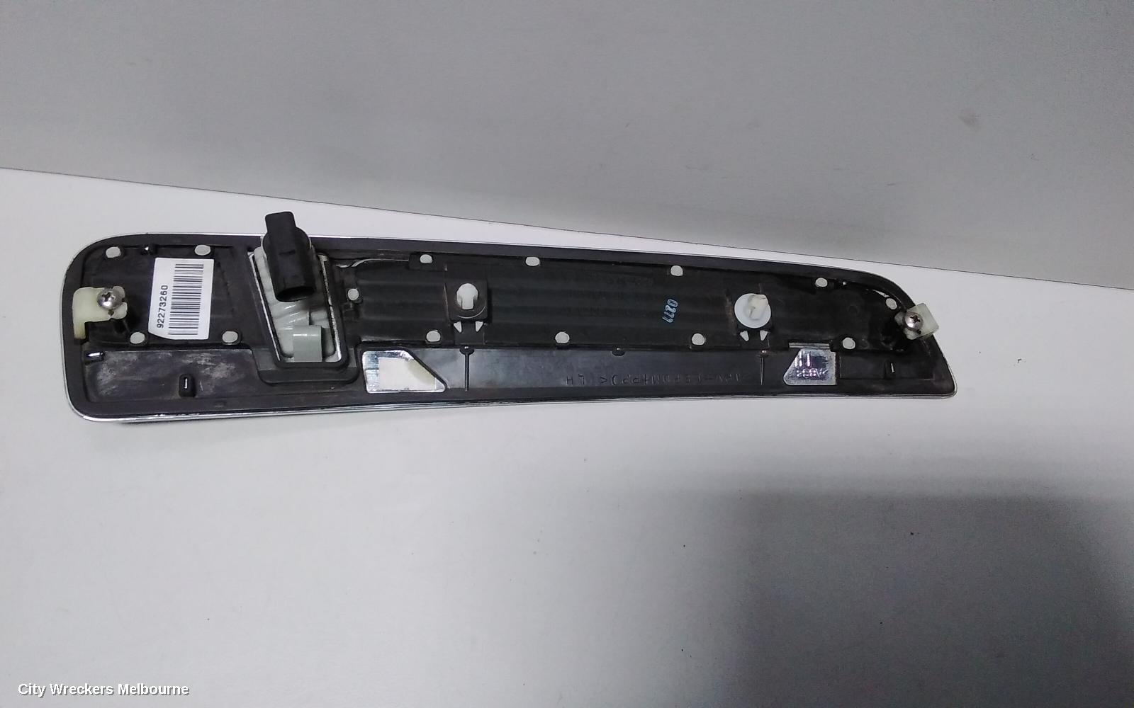 HOLDEN COMMODORE LEFT INDICATOR/FOG/SIDE, GUARD FLASHER (REPEATER), VF, 05/2013 - 12/2017