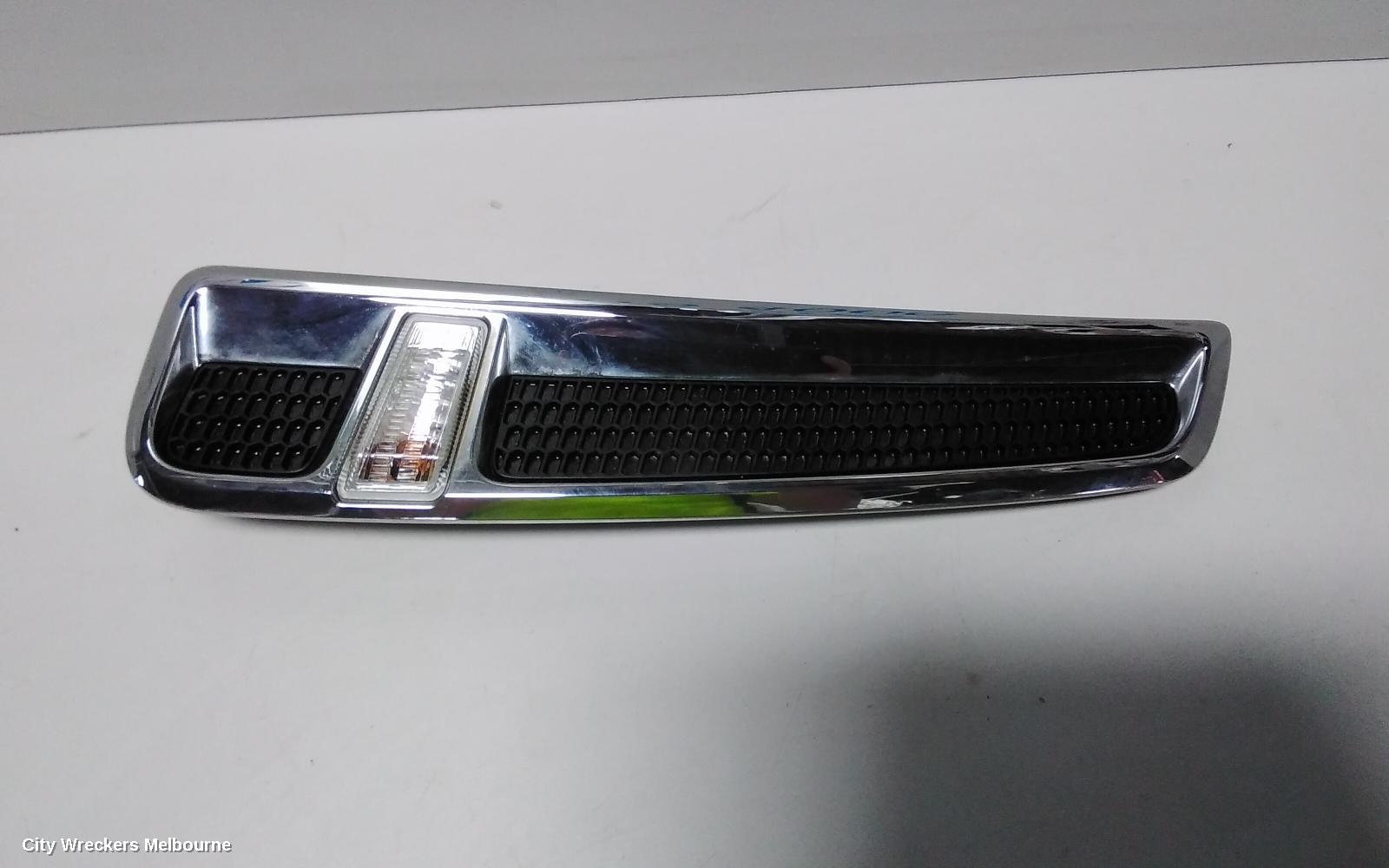 HOLDEN COMMODORE LEFT INDICATOR/FOG/SIDE, GUARD FLASHER (REPEATER), VF, 05/2013 - 12/2017