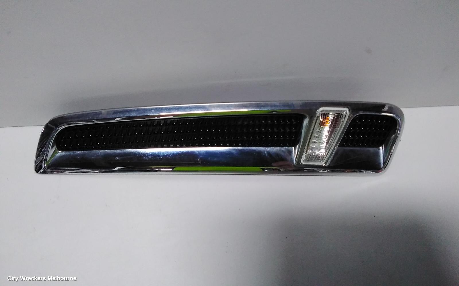HOLDEN COMMODORE LEFT INDICATOR/FOG/SIDE, GUARD FLASHER (REPEATER), VF, 05/2013 - 12/2017