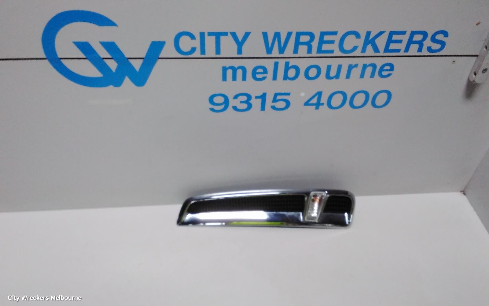 HOLDEN COMMODORE LEFT INDICATOR/FOG/SIDE, GUARD FLASHER (REPEATER), VF, 05/2013 - 12/2017