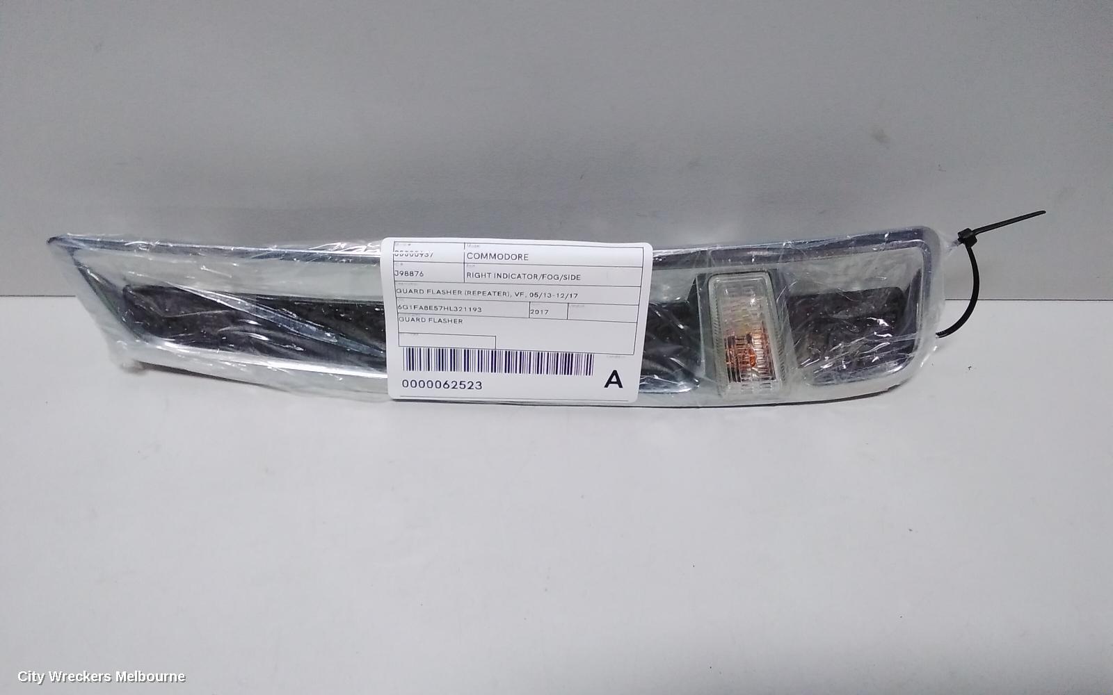 HOLDEN COMMODORE RIGHT INDICATOR/FOG/SIDE, GUARD FLASHER (REPEATER), VF, 05/2013 - 12/2017