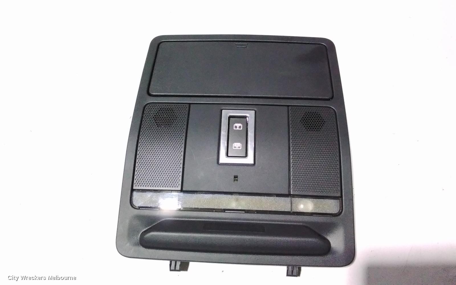 LAND ROVER DISCOVERY SPORT COURTESY LIGHT, FRONT (CENTRE), W/ SUNROOF SWITCH TYPE, BEIGE, L550, 01/2015 ONWARDS