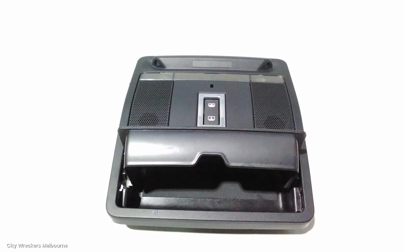 LAND ROVER DISCOVERY SPORT COURTESY LIGHT, FRONT (CENTRE), W/ SUNROOF SWITCH TYPE, BEIGE, L550, 01/2015 ONWARDS