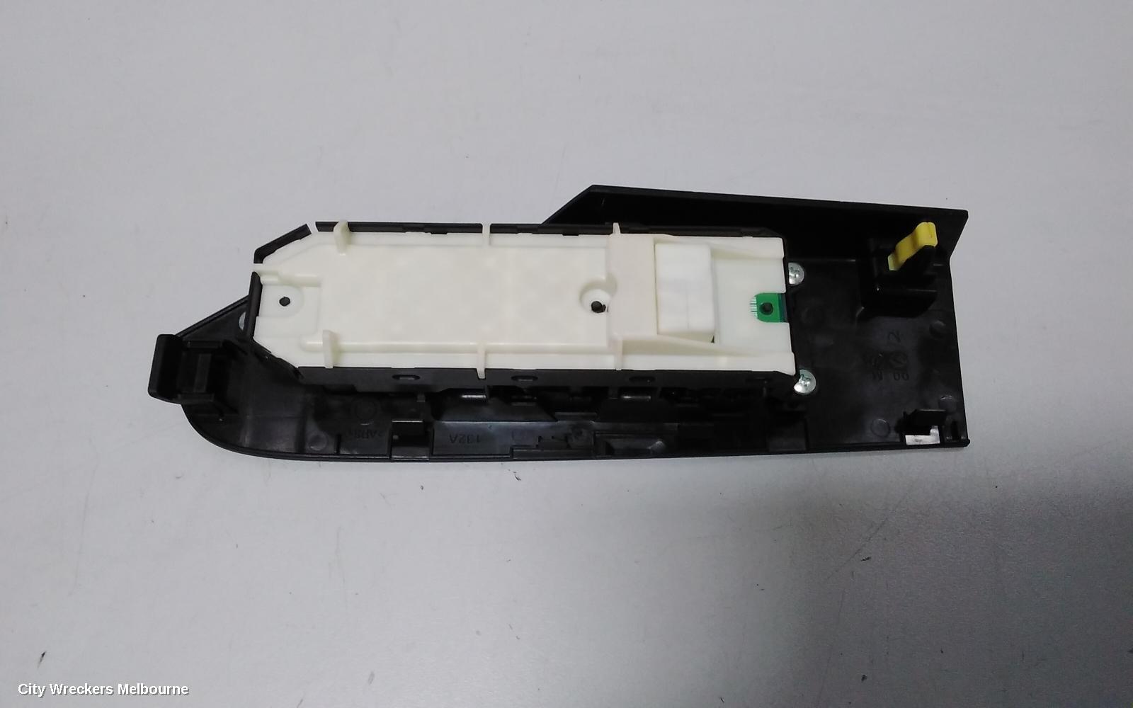 TOYOTA COROLLA PWR DR WIND SWITCH, RH FRONT (MASTER SWITCH), ZRE182R, HATCH, LEVIN ZR (S PACKAGE), 03/2015 - 06/2018