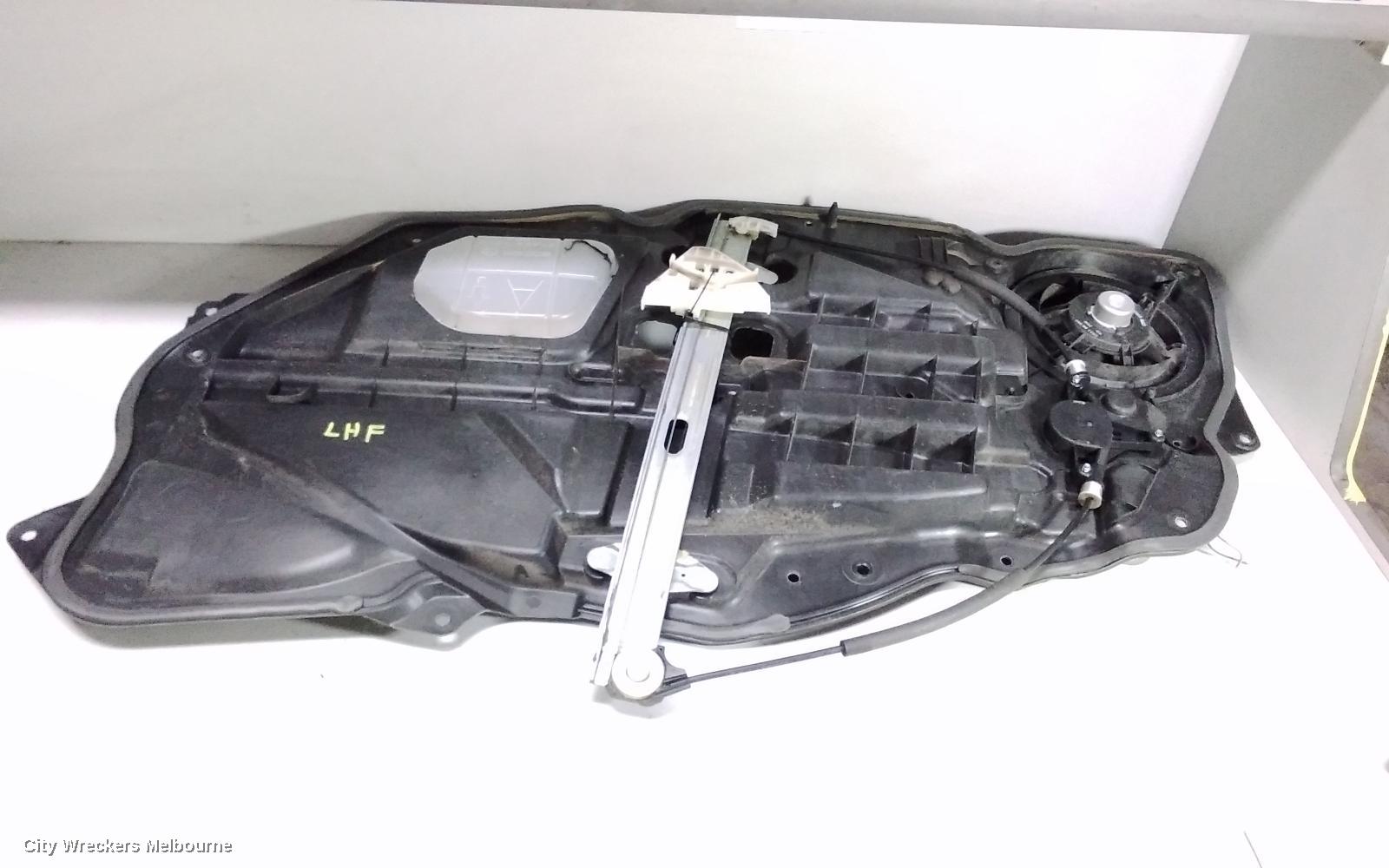 MAZDA 2 LEFT FRONT WINDOW REG/MOTOR, DE SERIES, POWER, 5DR HATCH, 09/2007 - 09/2014