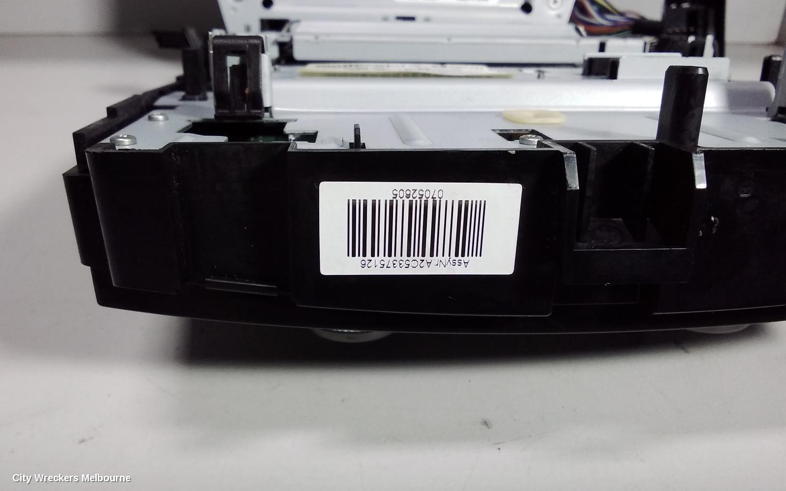HOLDEN COMMODORE RADIO/CD/DVD/SAT/TV, HEAD UNIT & DISPLAY/CONTROL PANEL ASSY, SINGLE DISC CD PLAYER, W/ SAT NAV, VE, HSV/CALAIS/SSV, 09/2009 - 04/2013