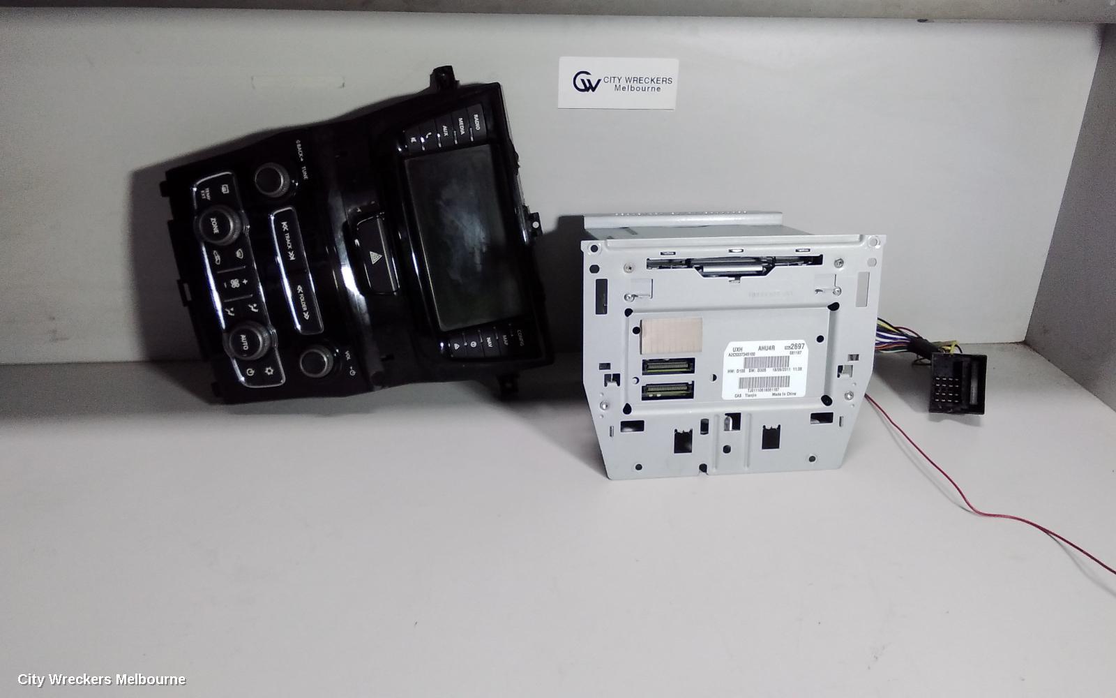 HOLDEN COMMODORE RADIO/CD/DVD/SAT/TV, HEAD UNIT & DISPLAY/CONTROL PANEL ASSY, SINGLE DISC CD PLAYER, W/ SAT NAV, VE, HSV/CALAIS/SSV, 09/2009 - 04/2013