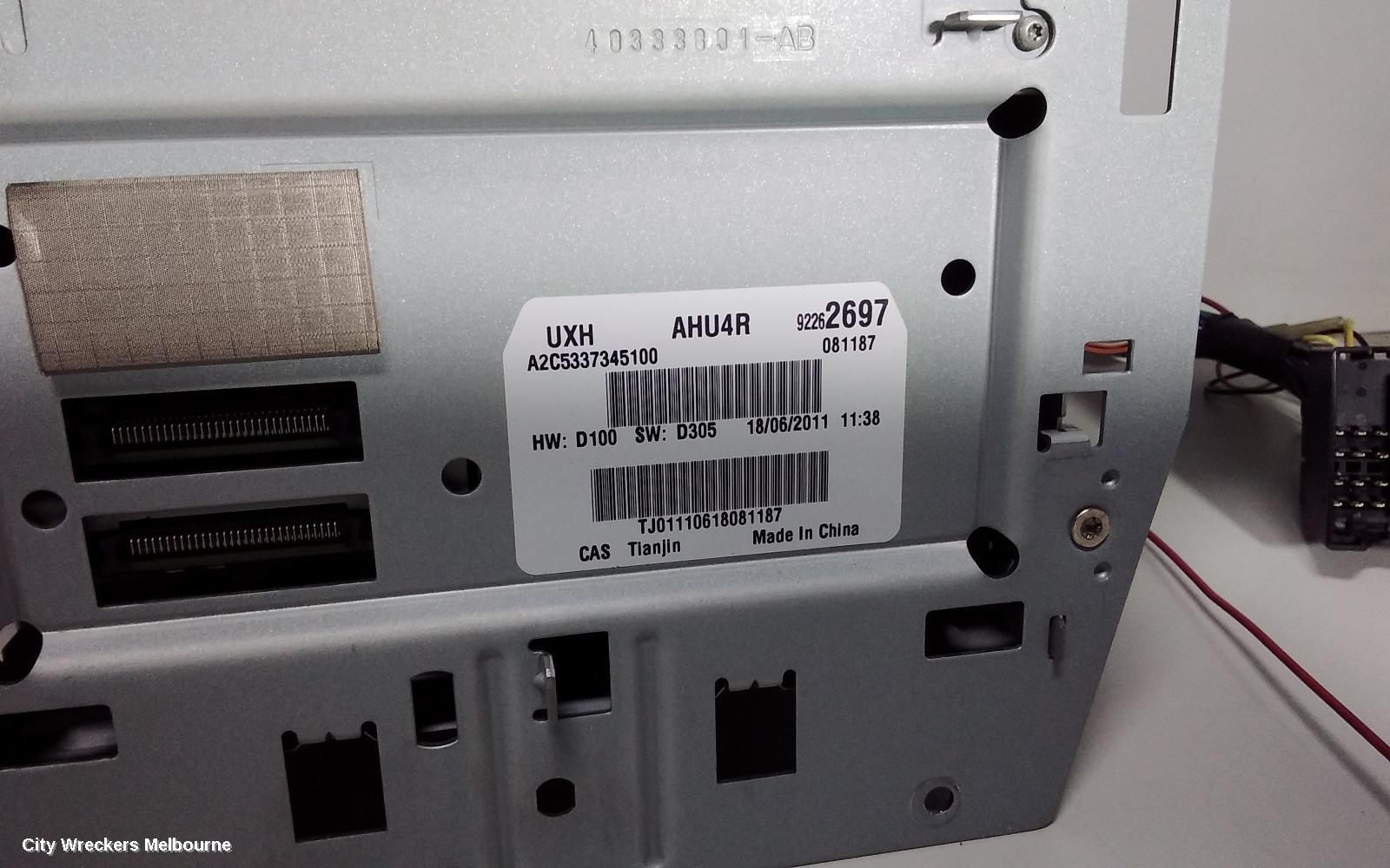 HOLDEN COMMODORE RADIO/CD/DVD/SAT/TV, HEAD UNIT & DISPLAY/CONTROL PANEL ASSY, SINGLE DISC CD PLAYER, W/ SAT NAV, VE, HSV/CALAIS/SSV, 09/2009 - 04/2013