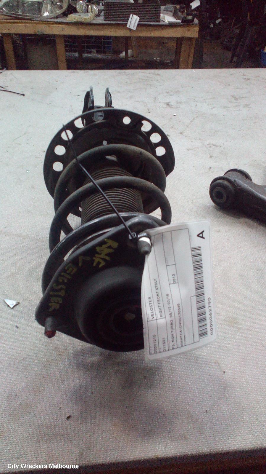 HYUNDAI VELOSTER RIGHT FRONT STRUT, FS, NON TURBO, 05/2012 - 02/2018
