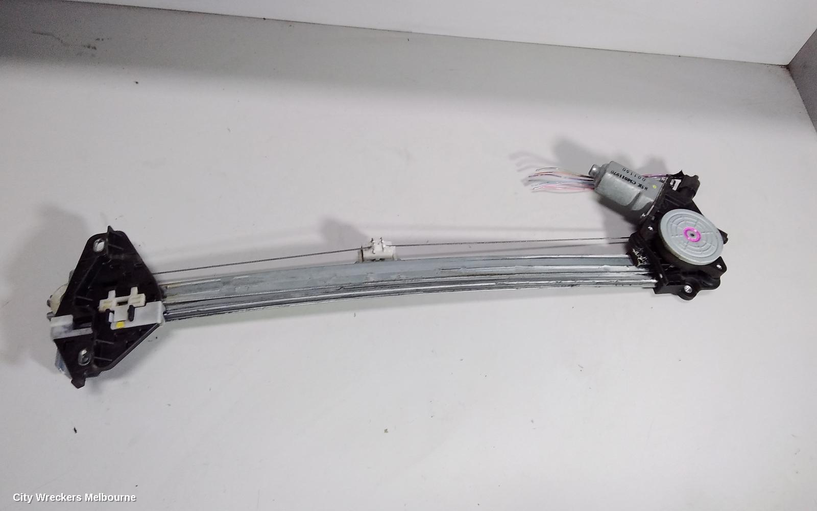 HONDA CRV RIGHT FRONT DOOR WINDOW, RE, 03/2007 - 10/2012