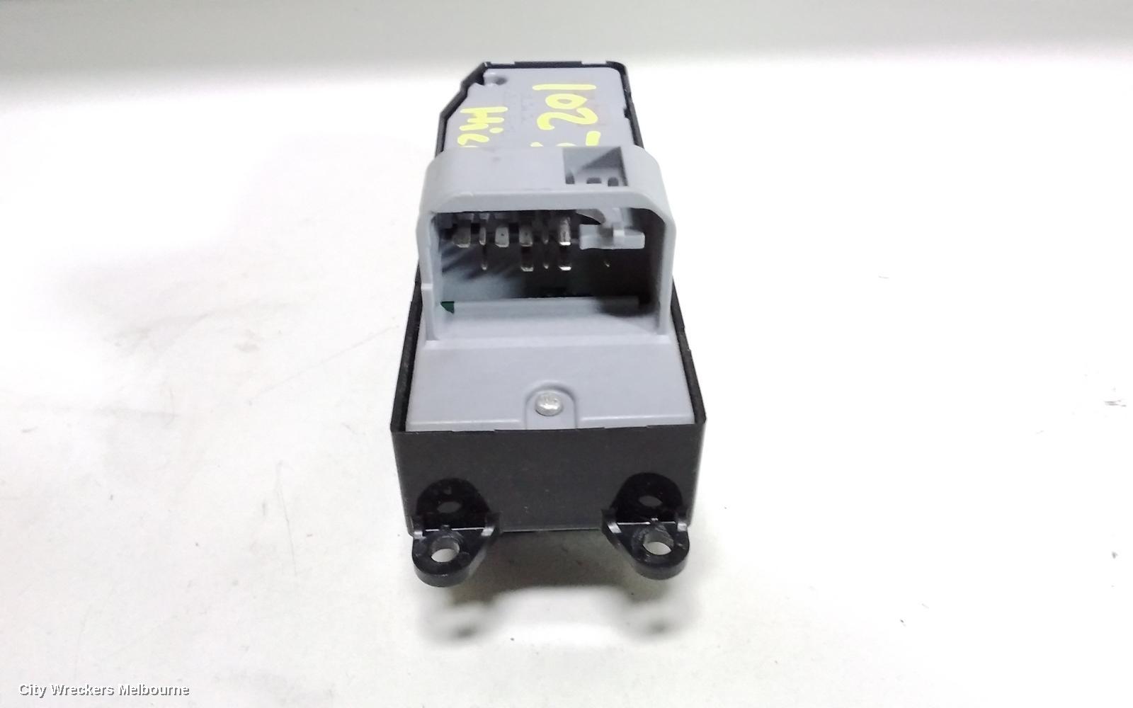 TOYOTA HIACE PWR DR WIND SWITCH, RH FRONT (MASTER SWITCH), TRH/KDH, 03/2005 - 02/2014